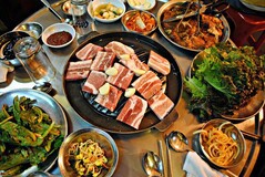 Cách ăn thịt nướng chuẩn phong cách Hàn Quốc